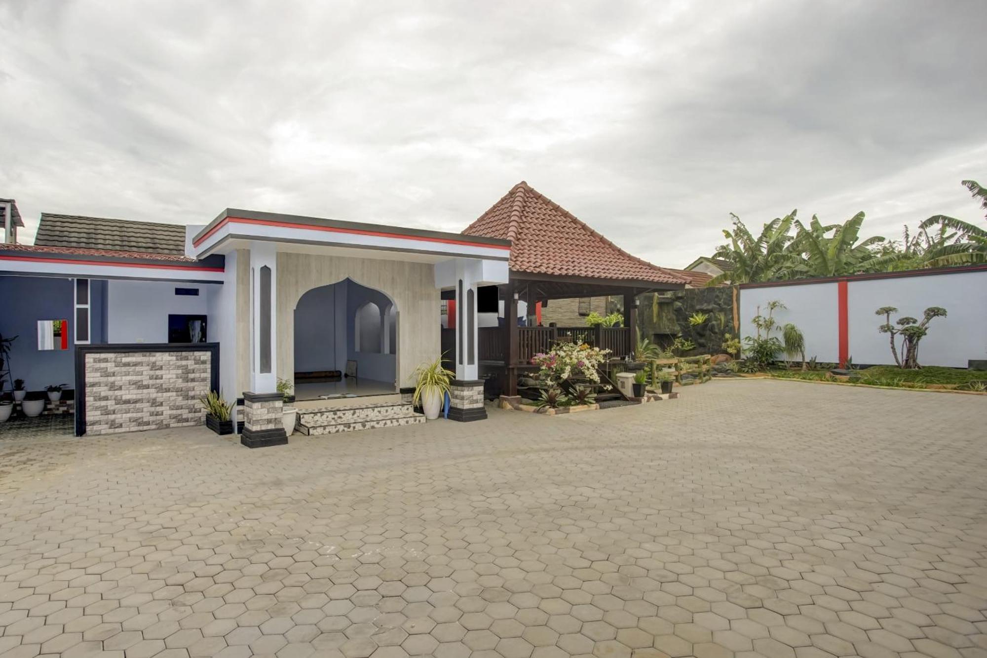 בנדר למפונג Oyo Life 3982 Azka Homestay Syariah מראה חיצוני תמונה
